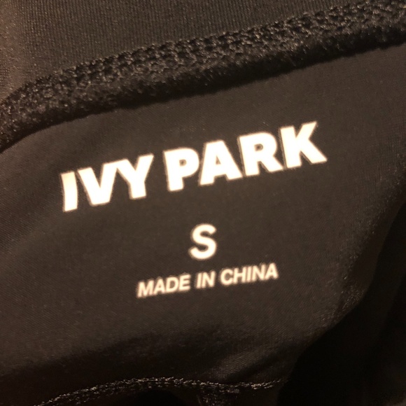 IVY PARK Capri Leggings - Picture 3 of 3